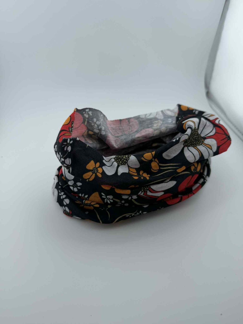 Foulard & Sciarpe: Schöner Blumenschal neu🌸 – Nuovo e nell'imballaggio originale da Riehen venduto da edu_92w7 5