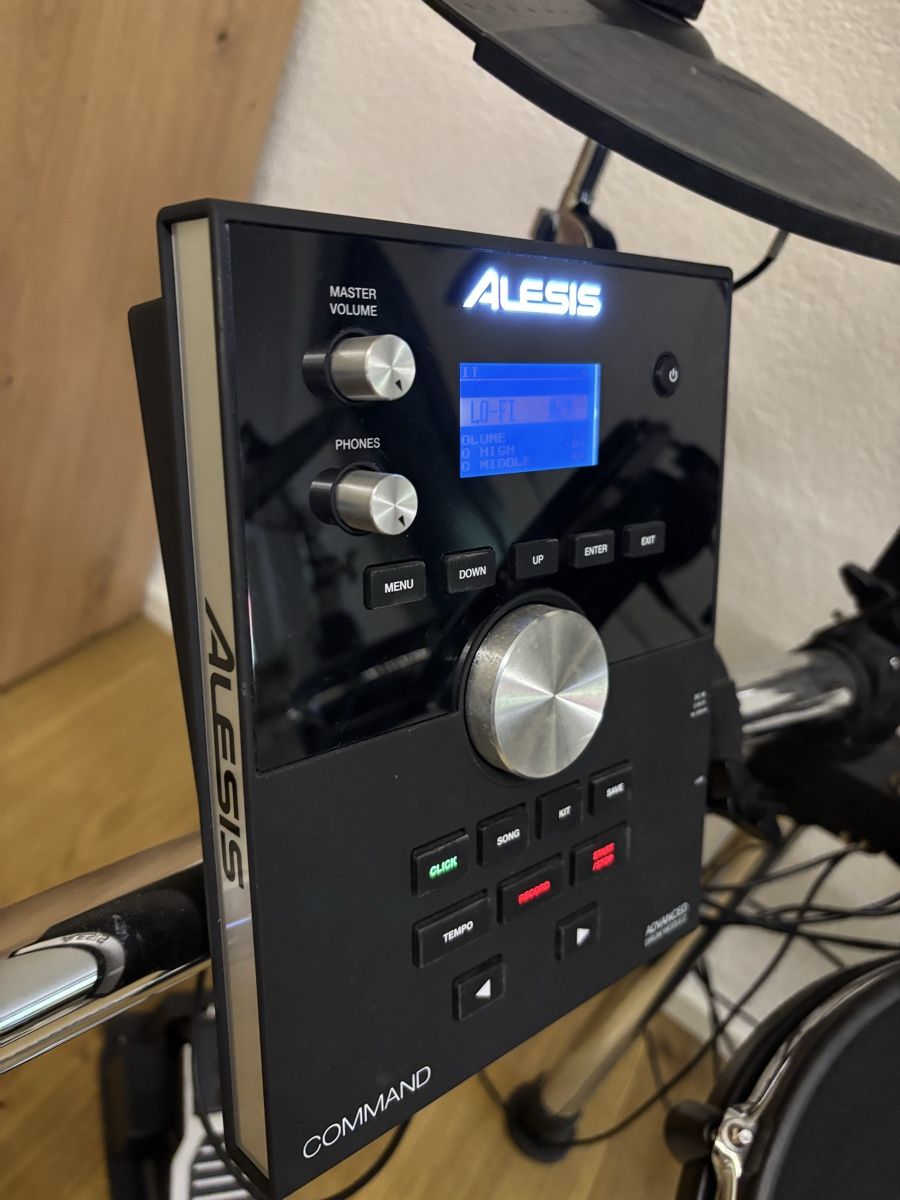 Alesis Strumenti musicali: Alesis Command Mesh Kit - Elektronisches Schlagzeug, Top! – Usato da Solothurn venduto da Jfk 4
