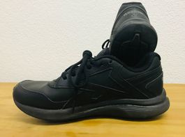 Reebok Schuhe, Gr. 39, Schwarz, Memory Tech Sohle, wie neu!