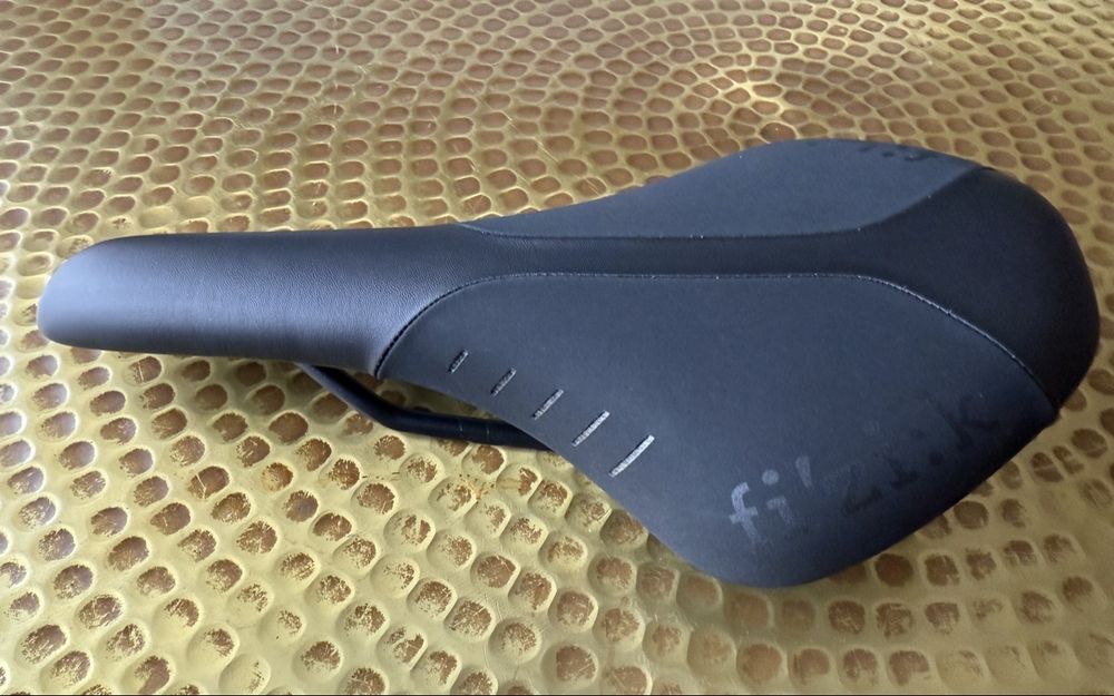 Fizik Antares R7 Sattel (Neu (gemäss Beschreibung)) in Zürich für CHF ...