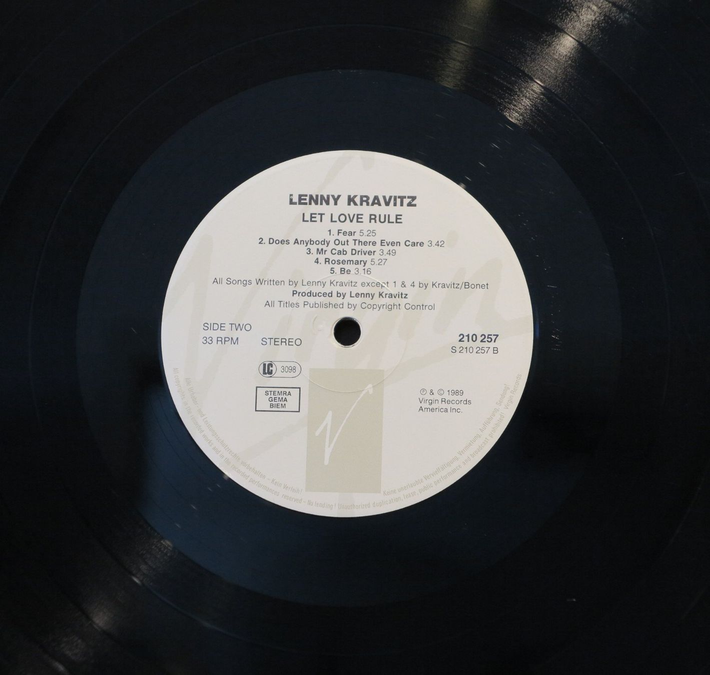 Dischi in vinile: Lenny Kravitz - Let Love Rule / LP – Usato da Zürich venduto da Naim60 4