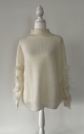 Weicher, warmer Damenpulli Creme mit Federn, Gr. S