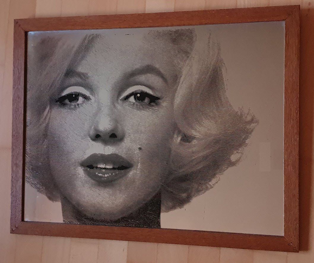 Spiegel: Miroir avec visage de Maryline Monroe – Gebraucht aus Belmont-sur-Lausanne von rol_2bd8 1