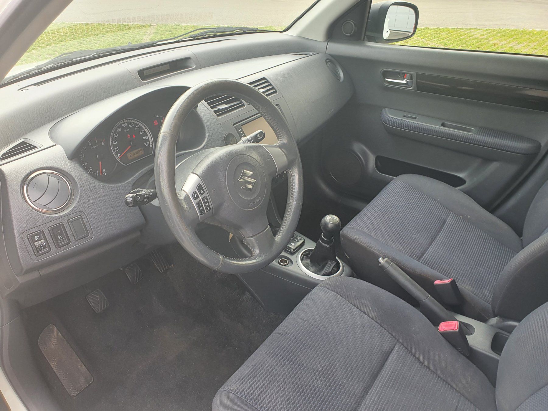 Suzuki Automobili: Suzuki swift 4x4 Klima – Usato da uznach venduto da V.G75 2