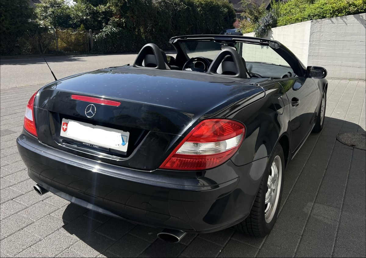 Mercedes-Benz Automobili: Mercedes-Benz SLK 200 convertible – Usato da Stäfa venduto da ste_5zgq 1