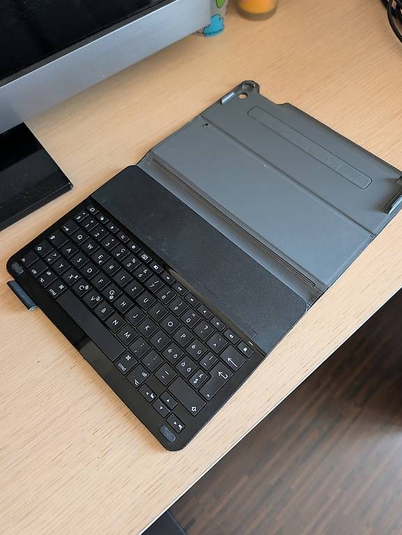 Logitech Tastiere: Clavier Bluetooth Logitech Type+ pour iPad Air / Air 2 – Usato da Thun venduto da leo_nfp9 4