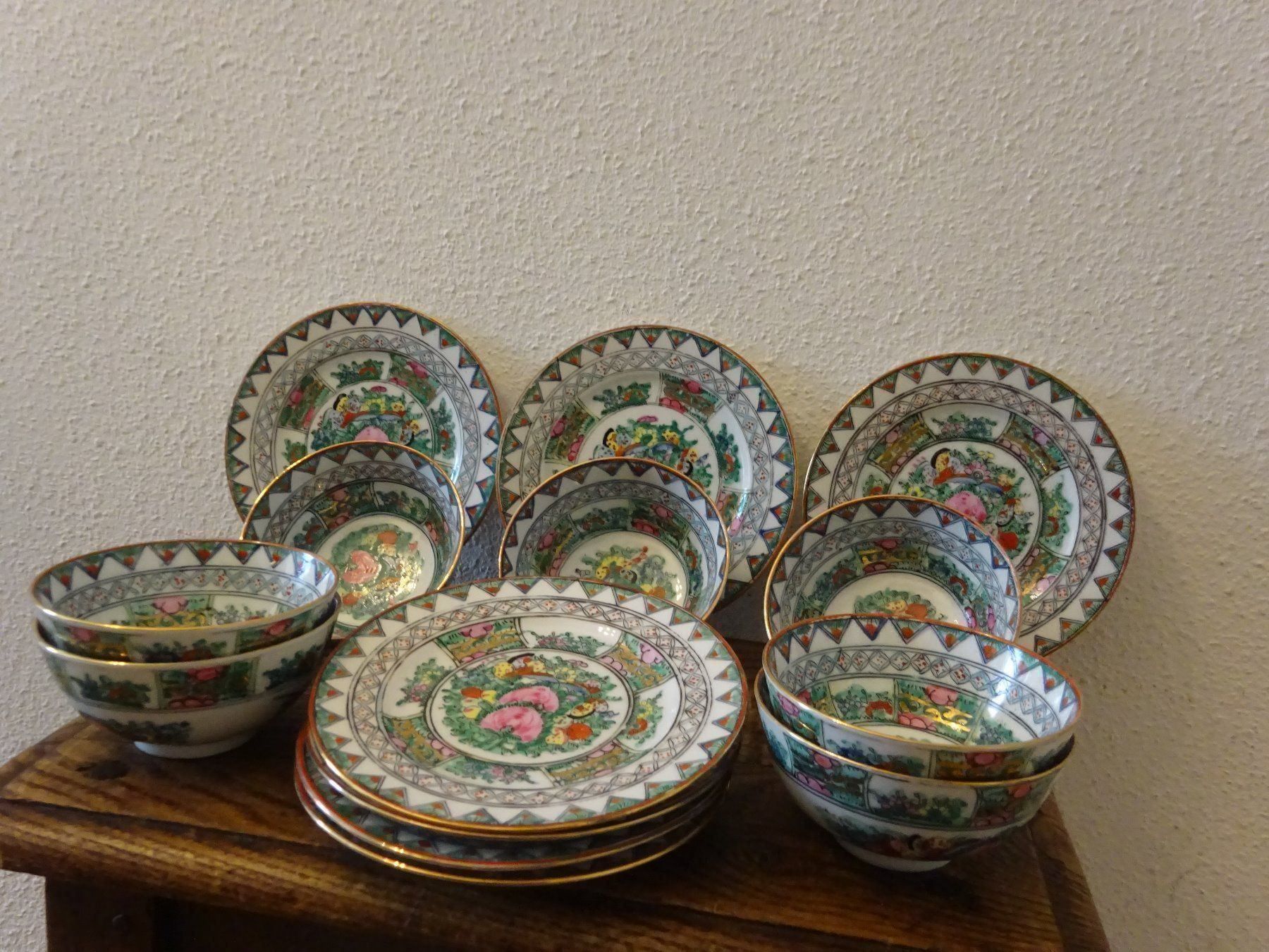 Piatti: Vintage Service Schmetterling - China – Usato da Esslingen venduto da eintagammeer 2