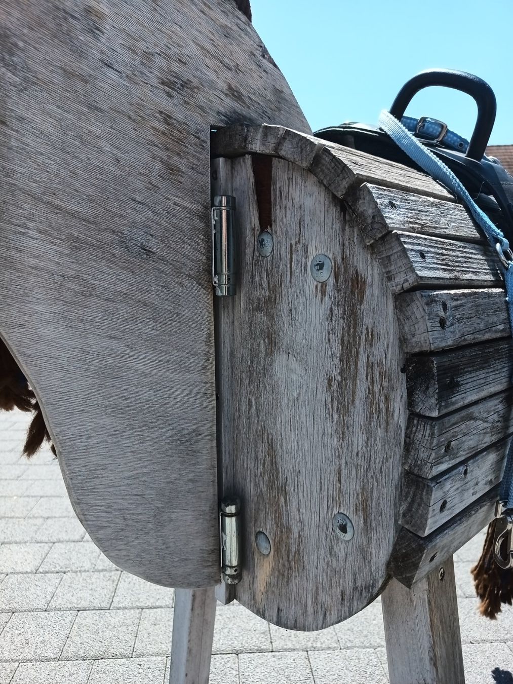 Giocattoli: Holzpferd mit Zubehör – Usato da Ossingen venduto da Swoody 2