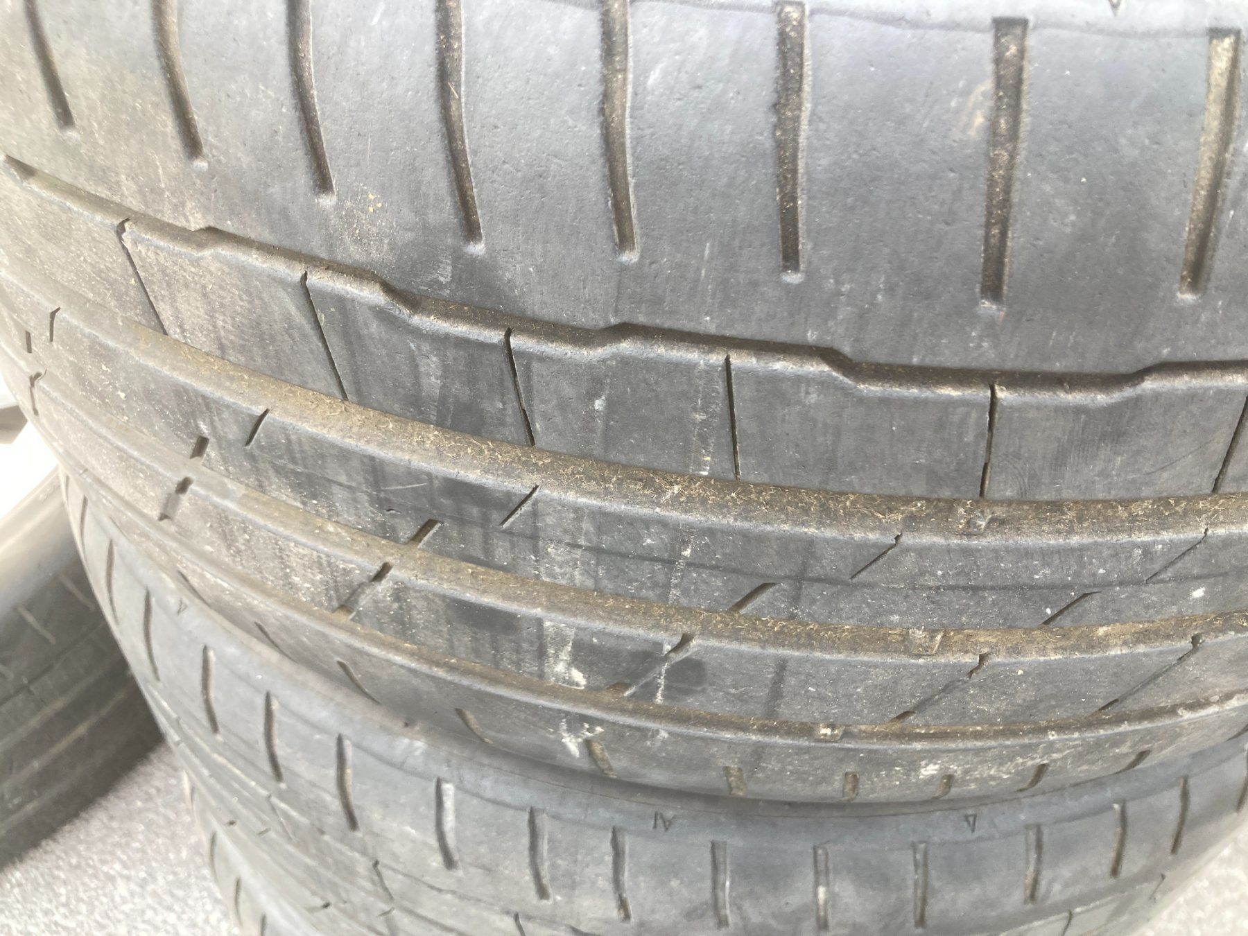 Tesla Pneumatici & Ruote complete: Tesla Model 3 Sommerräder 235/40R19 – Usato da Cham venduto da Cham6332 6