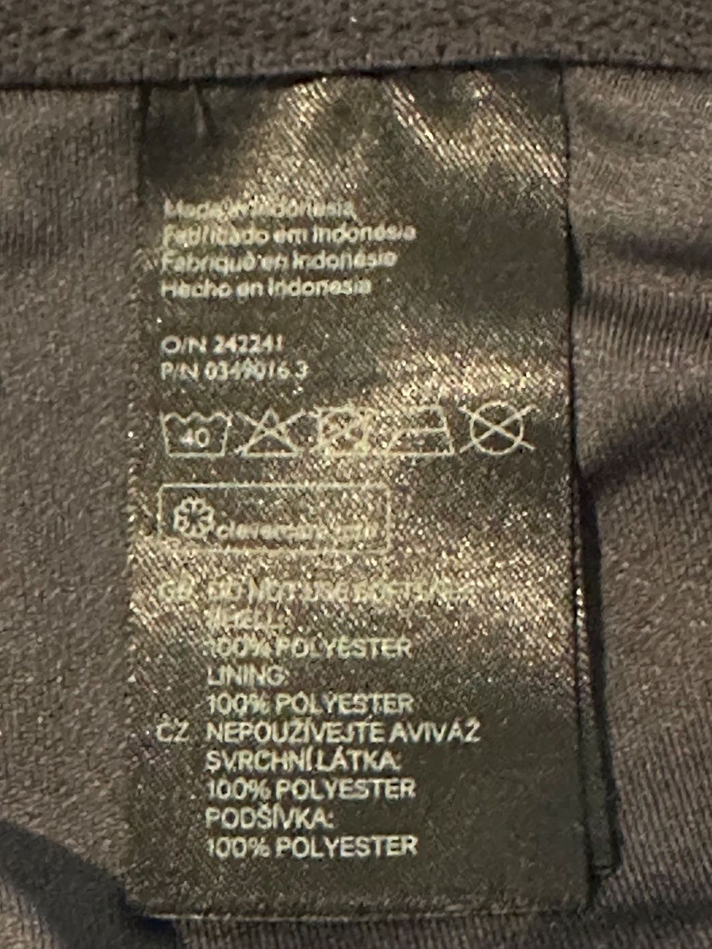 H&M Hosen: H&M Sport - Dr. 42 - Shorts - Top – Gebraucht aus Dübendorf von san_tt6m 3