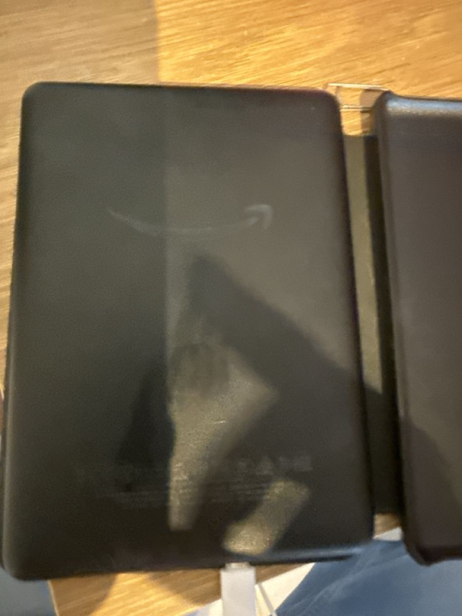 Amazon Tablet PC: Liseuse Amazon Kindle 10e generation noir bon etat – Gebraucht aus Genève von ono_f8gl 2