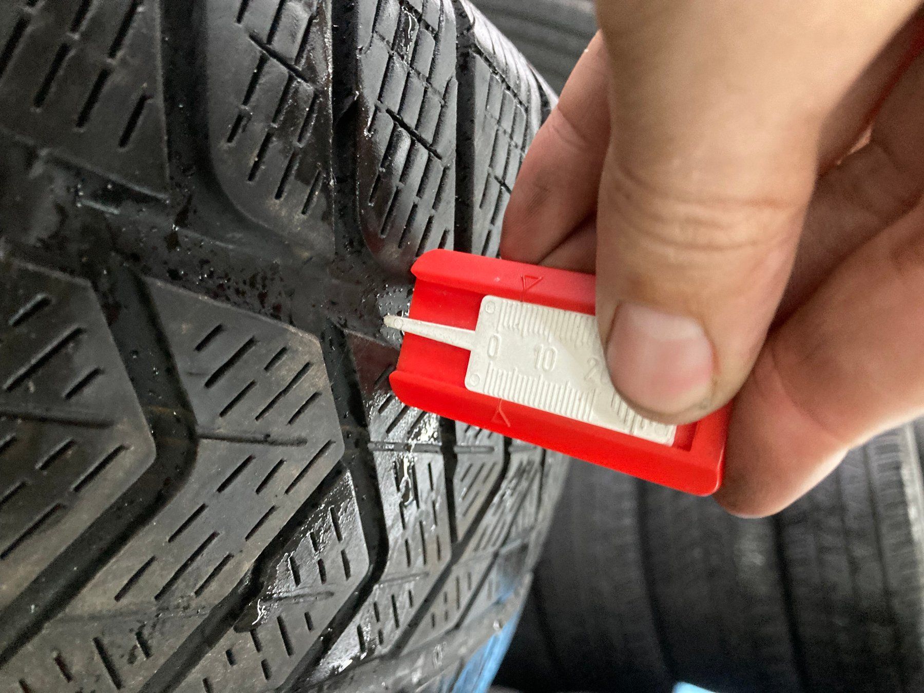 Audi Pneumatici & Ruote complete: Audi Q5 Winterräder 235/65R17 – Usato da Cham venduto da WB2223 8