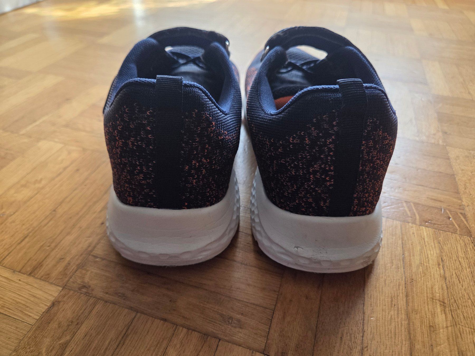 Scarpe da uomo: Indoor Sportschuhe Gr. 39 – Usato da Basel venduto da grandfamily 4