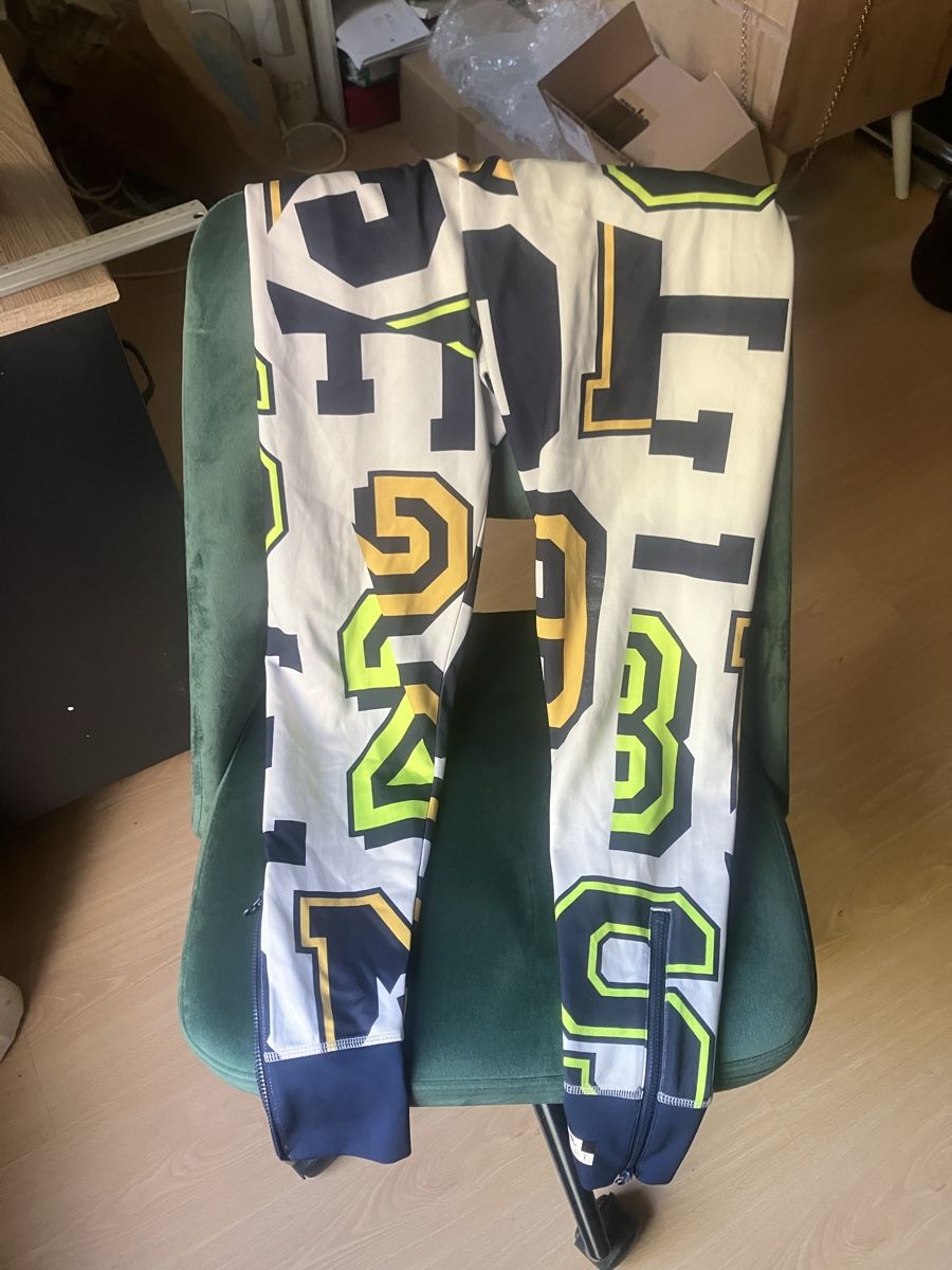 Adidas Leggings: Adidas Stella sport – Usato da St-Aubin-Sauges venduto da Sonia-Ka 1