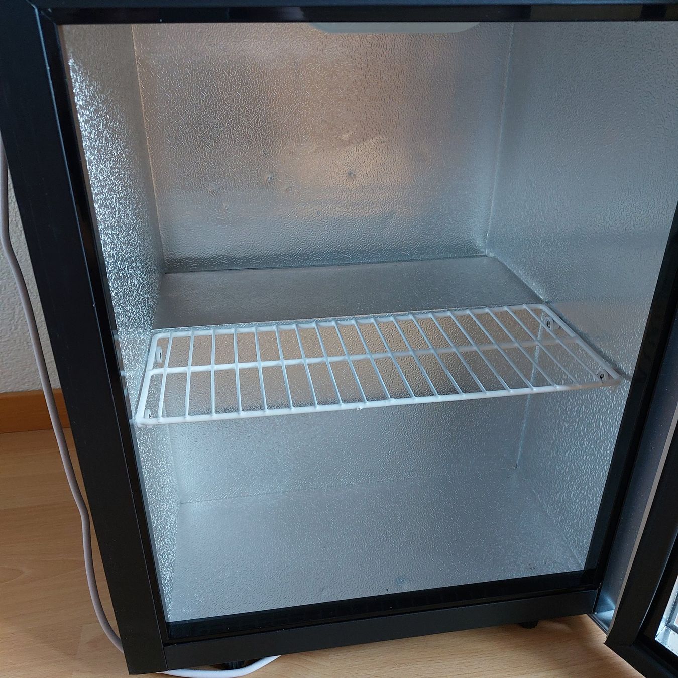Réfrigérateurs: Kleiner Getränkekühlschrank – D'occasion à Brügg BE par Energgy 2