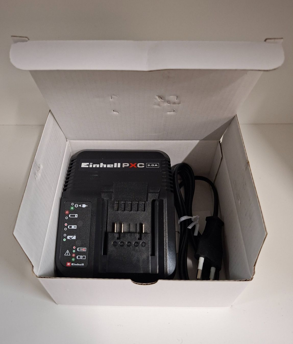 Einhell Ladegeräte: Einhell Ladegerät Power-X-Charger 3A – Neu und originalverpackt aus hombrechtikon von Marijo
