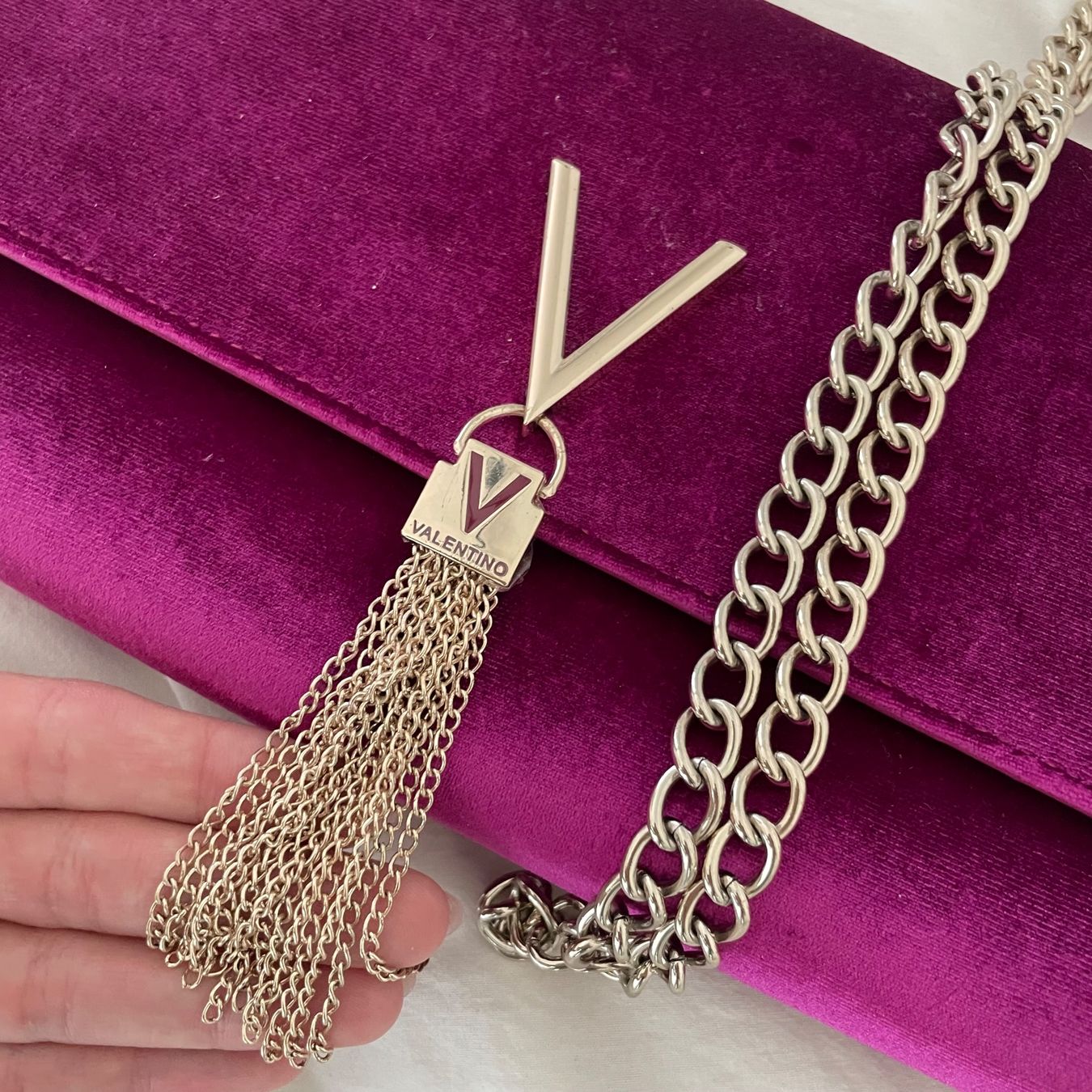 Valentino Taschen für Damen: Rosa Samt-Handtasche Valentino – Gebraucht aus Utzenstorf von beatrice.ch 1