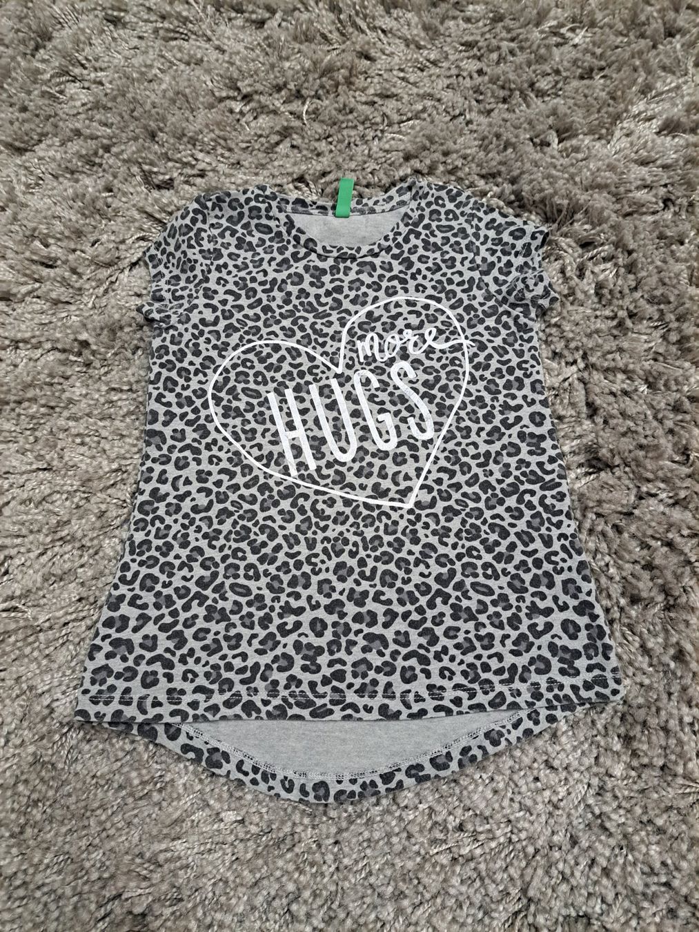 Benetton Blouses, T-shirts & Tops: T-Shirt Benetton ca. 98/104 – D'occasion à Kaltbrunn par Nili133