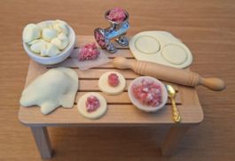 Puppenhaus Tortellini Kochset mit Tisch