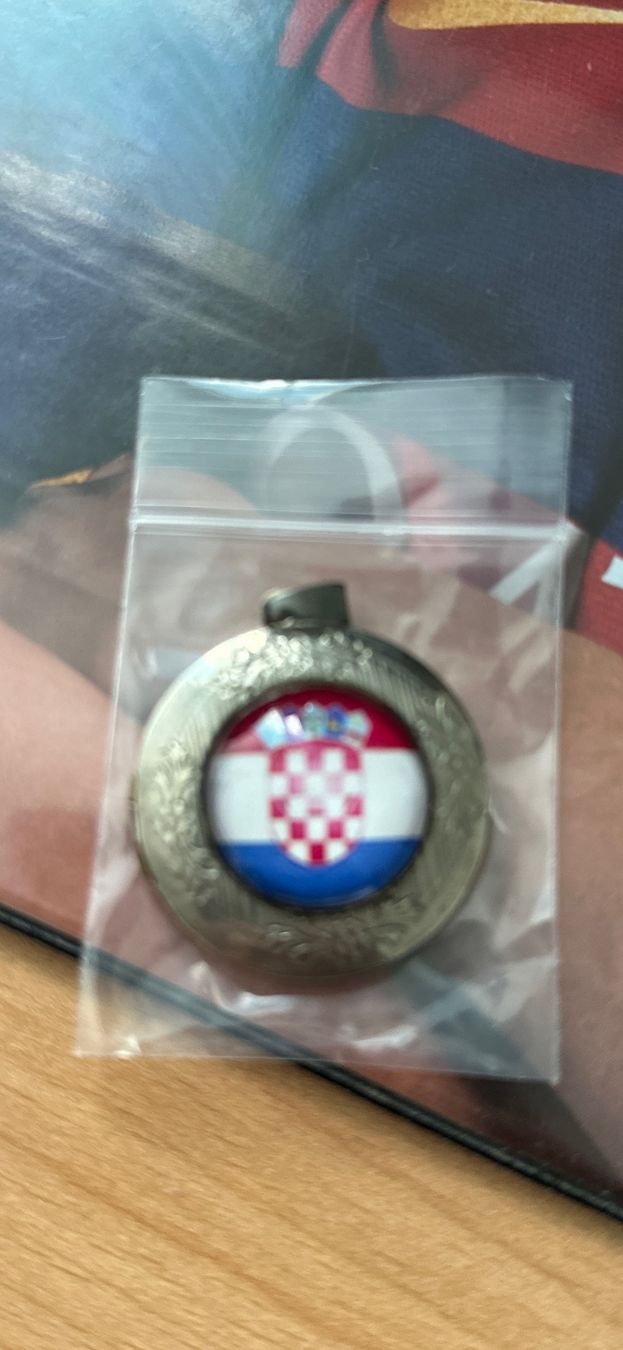 Catenine: Croatia Fan Wappe – Usato da Köniz venduto da RetroBoy89