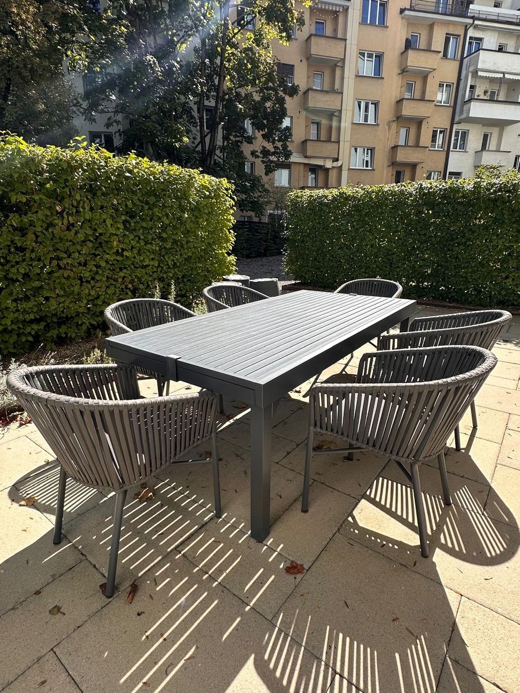 Tavoli: Outdoor set table and chairs – Usato da Zürich venduto da soc_kl9g 1