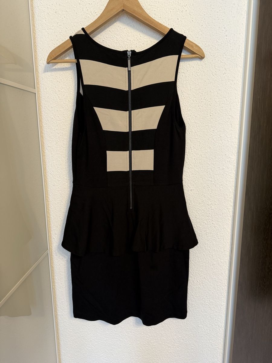 Vestiti: Neuwertiges, gestreiftes Kensie Kleid, S, Schwarz/Beige – Usato da Udligenswil venduto da mp9_f7jr 2