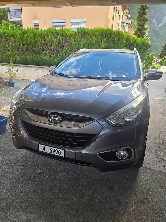 Hyundai Automobili: Hyundai ix35 – Usato da Niederurnen venduto da Tshaesmin