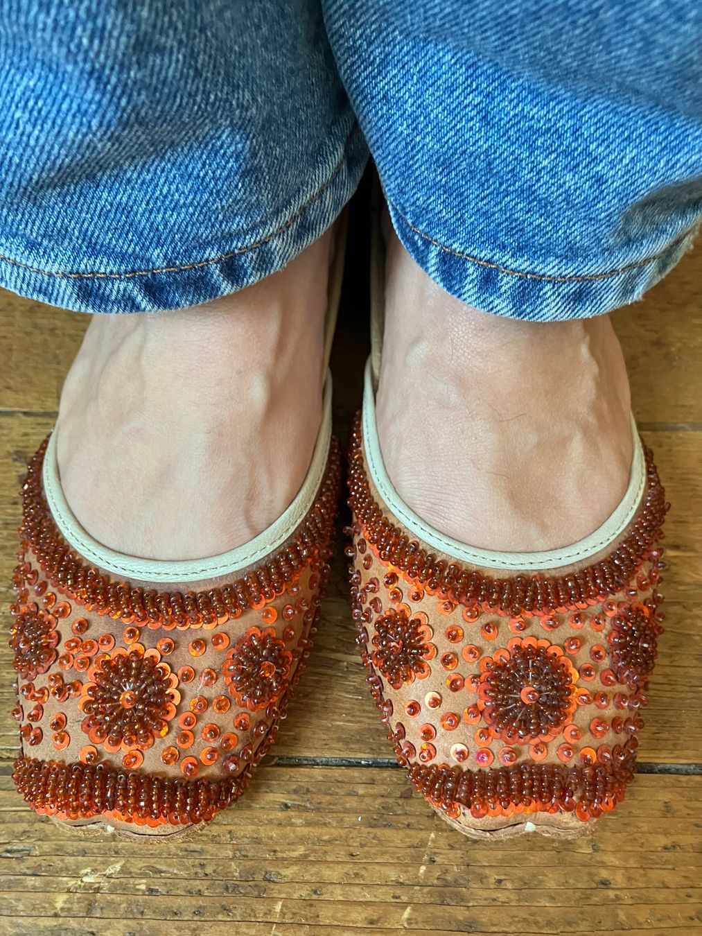 Scarpe da donna: Ballerines brodées de perles oranges - made in India – Usato da Genève venduto da sunflower.vintage