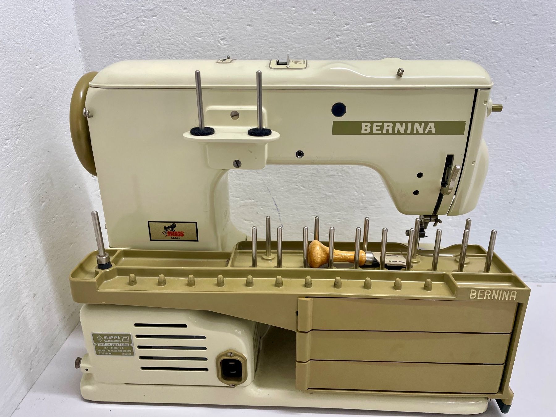 Bernina Macchine da cucire: Bernina Record 530.1 Nähmaschine – Usato da Niederdorf venduto da LeptonAG 3