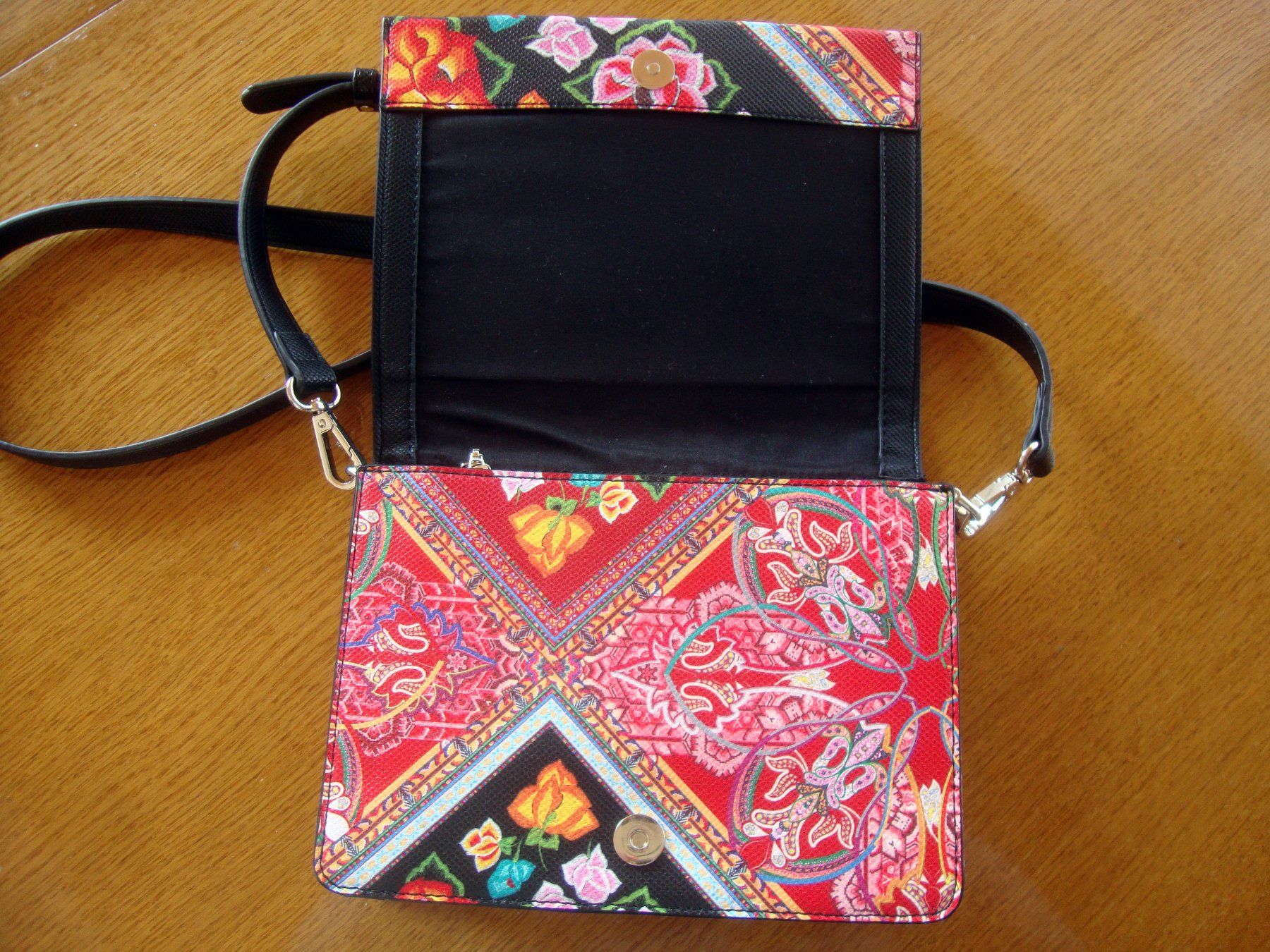 Desigual Borse da donna: Desigual Handtasche neuwertig – Usato da Döttingen venduto da Kubuli1 2
