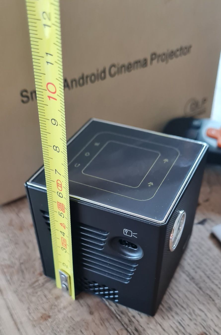 Proiettori: MiniBeamer DLP Smart Android Cinema Projector 6 x 6 x 6 cm – Usato da Bäriswil BE venduto da irwu 2