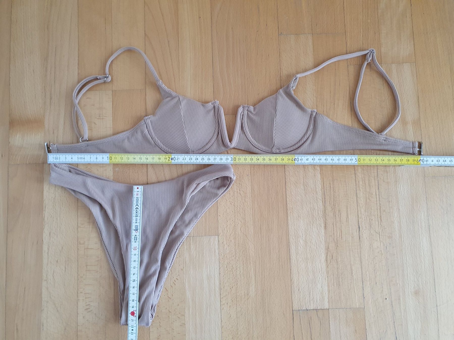 Costumi da bagno & Bikini: Sommer-Bikini, leicht gerippt, Gr. S – Usato da Kloten venduto da Hektor44 3
