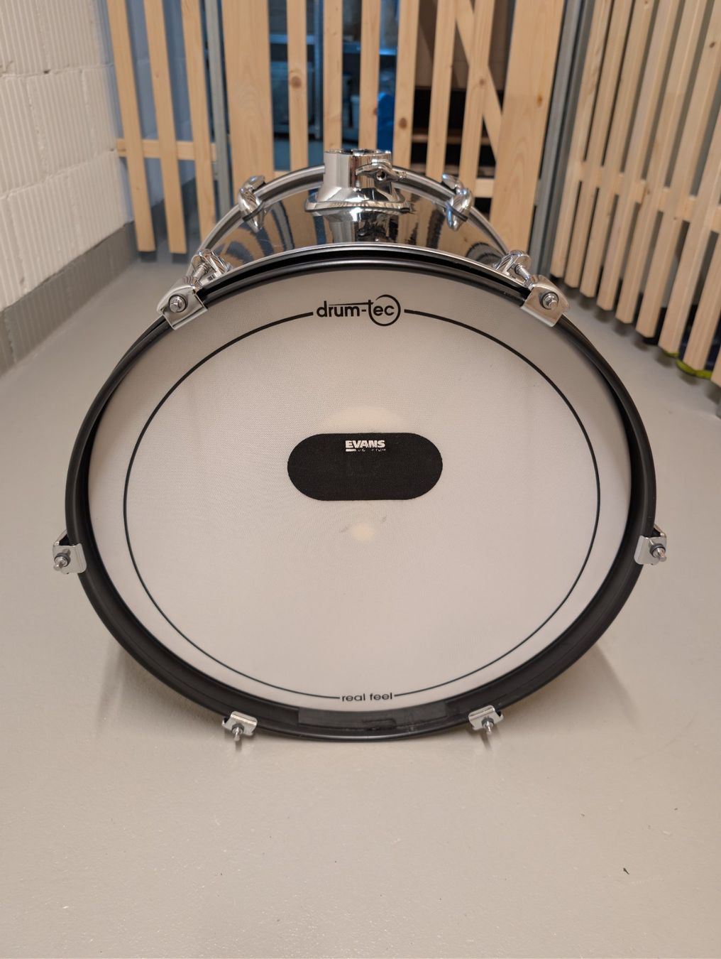 Strumenti musicali: 18" E-Drum Kick Drum (Millenium) –  Mit drum-tec Schlagfell – Usato da Fällanden venduto da Galsdrumer
