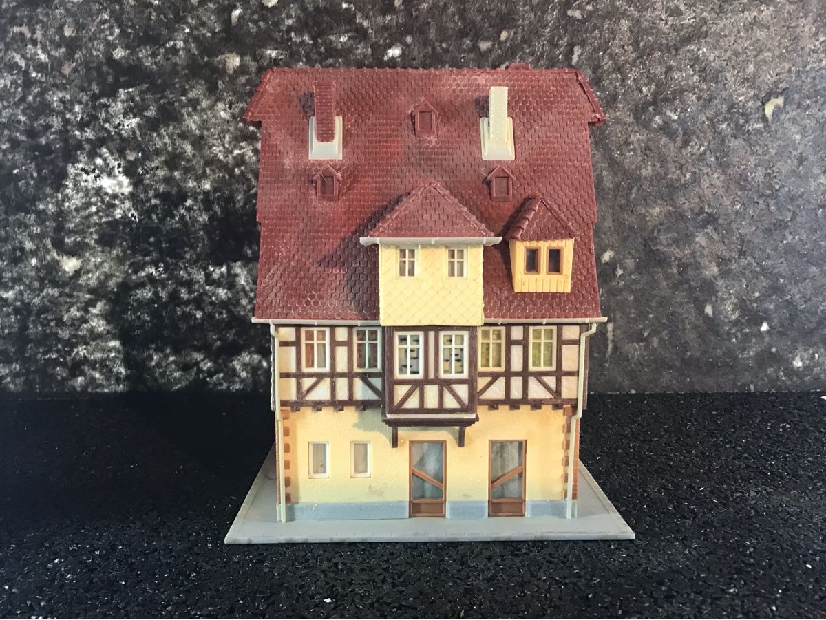 Kit di modellismo & Modellini statici: MODELL GEBÄUDEHAUS  – Usato da Männedorf venduto da Spezial-Modelle