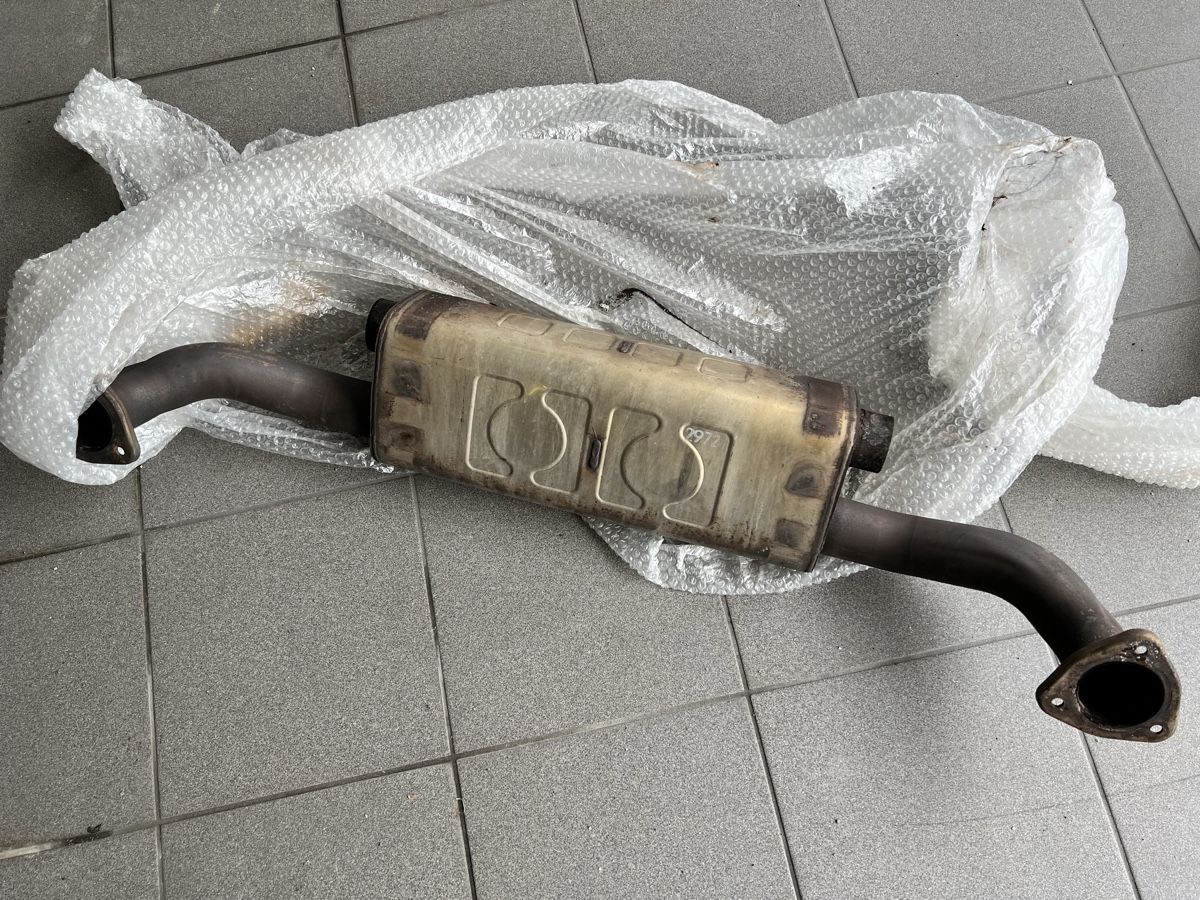 Porsche Sistemi di scarico: Auspuff / Mittelschalldämpfer Porsche 997 4S – Usato da Fislisbach venduto da Suri105 1
