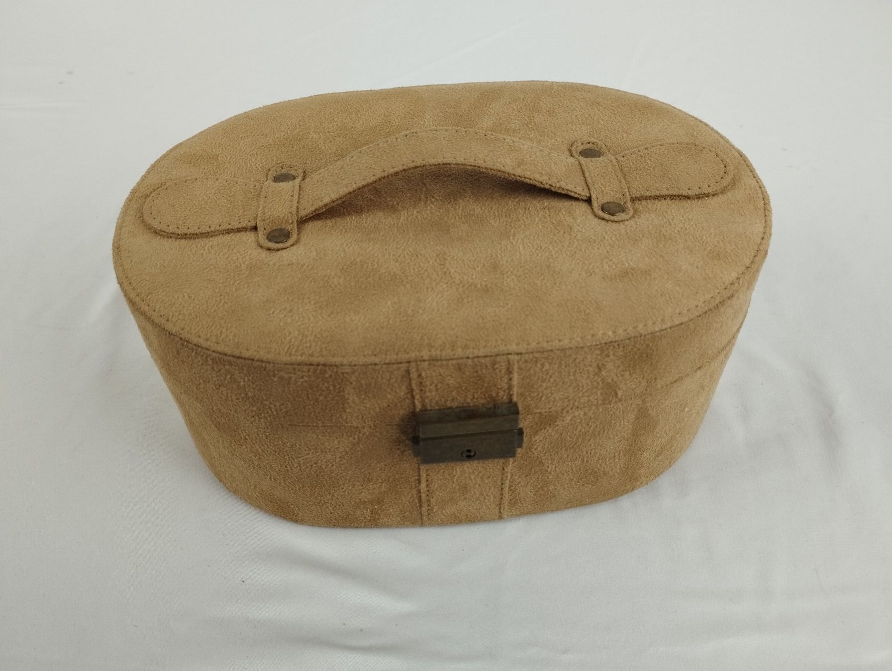 Estée Lauder Kosmetikkoffer: ESTÉE LAUDER Vanity case beige oval – Gebraucht aus Schübelbach von Restwert_Schubelbach 1