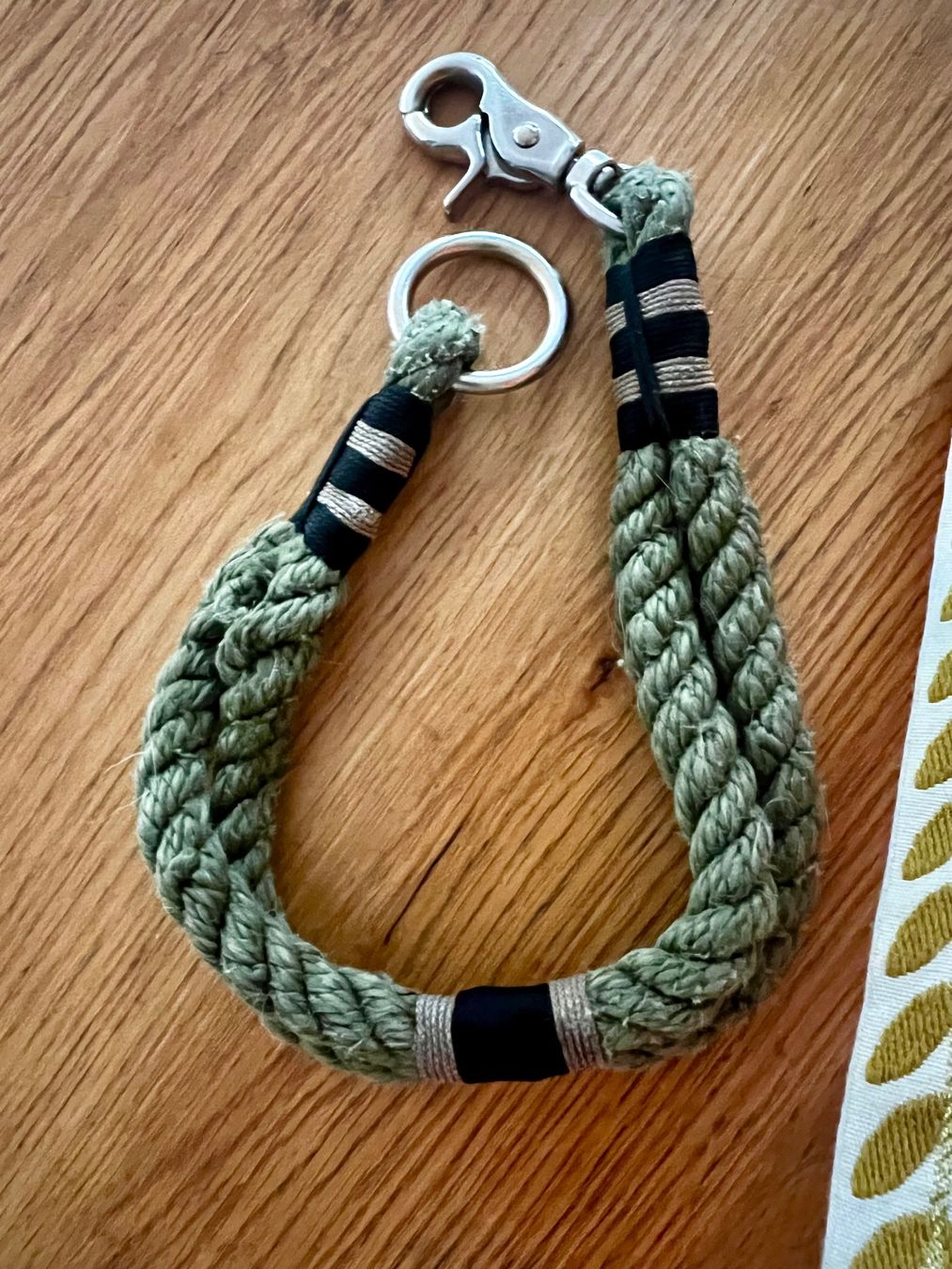 Guinzagli & Collari: Hundehalsband von "Styleash" olive 46cm – Usato da Lufingen venduto da bombolulu
