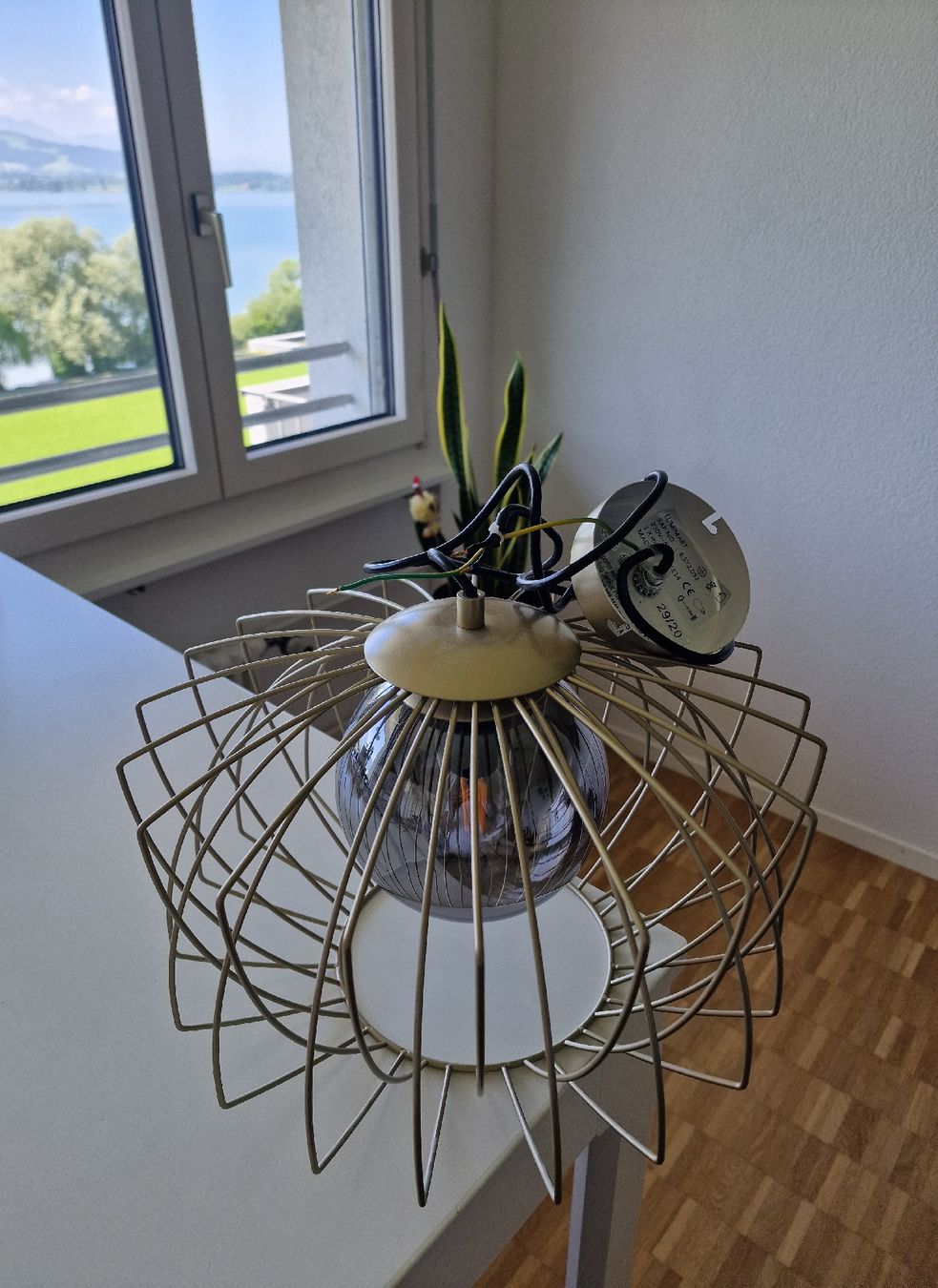 Deckenlampe Gold Metall Designer Lampe neuwertig + Glühbirne (Gebraucht) in Zug für CHF 69 – mit Lieferung auf Ricardo kaufen