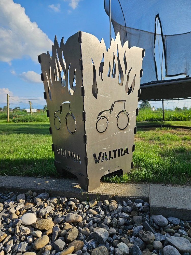 Valtra Trattori: Valtra ; Valmet ;Feuerschale;Traktor – Usato da Buttisholz venduto da Jost77 2