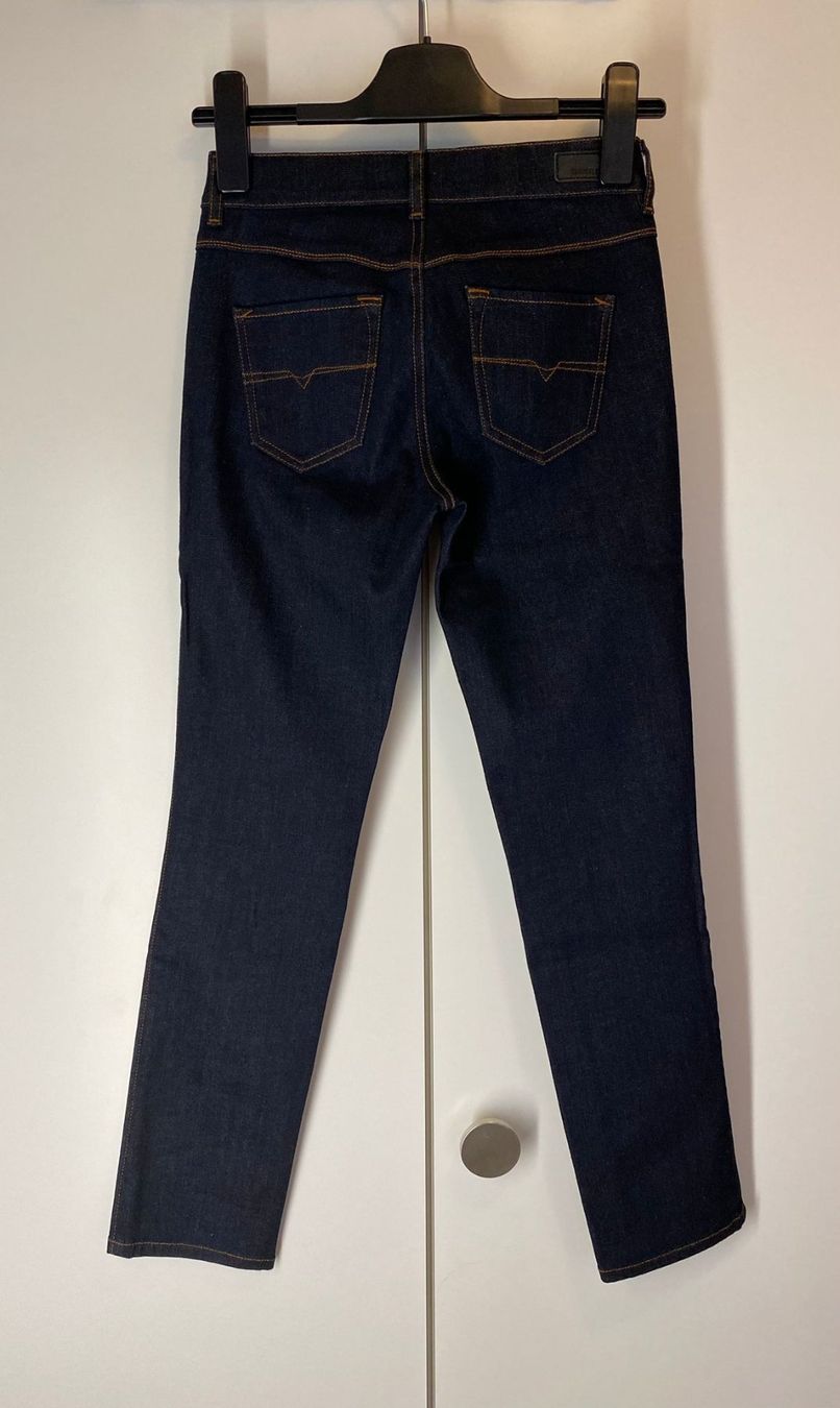 Diesel Jeans: Diesel Jeans Damen W25 L30 – Gebraucht aus Frauenfeld von LIL_NA 1