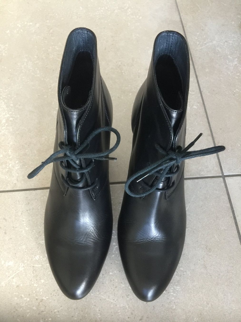 Scarpe da donna: Bottines à talons en cuir / 41 – Usato da Bramois venduto da Sirwoltesee 1