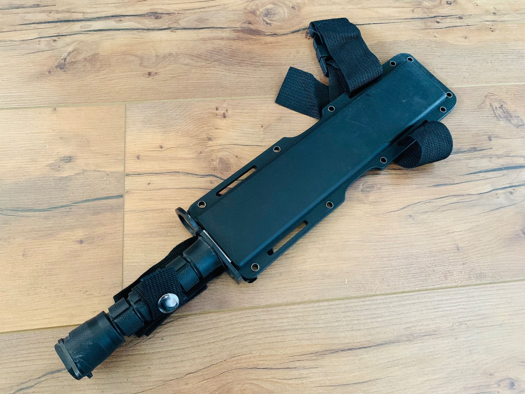 Accessori: Tactical Messer Appuntato 43cm NEU – Nuovo e nell'imballaggio originale da Bergdietikon venduto da shopAgent 1