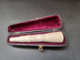 Meerschaum Chillum, in Transportcase mit Samtbezug