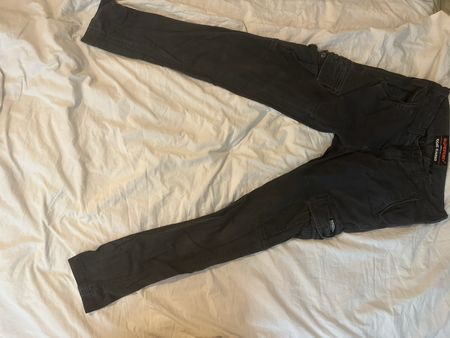 Superdry Herren Cargo Hose dunkelgrau Grösse 32W 34L