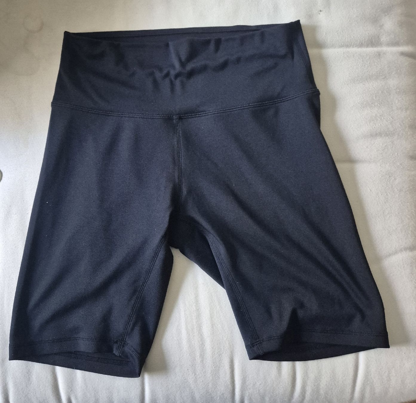 Pantaloni: TYR Shorts - Schwarz - M - Damen – Usato da Stilli venduto da fiona_pfister 1