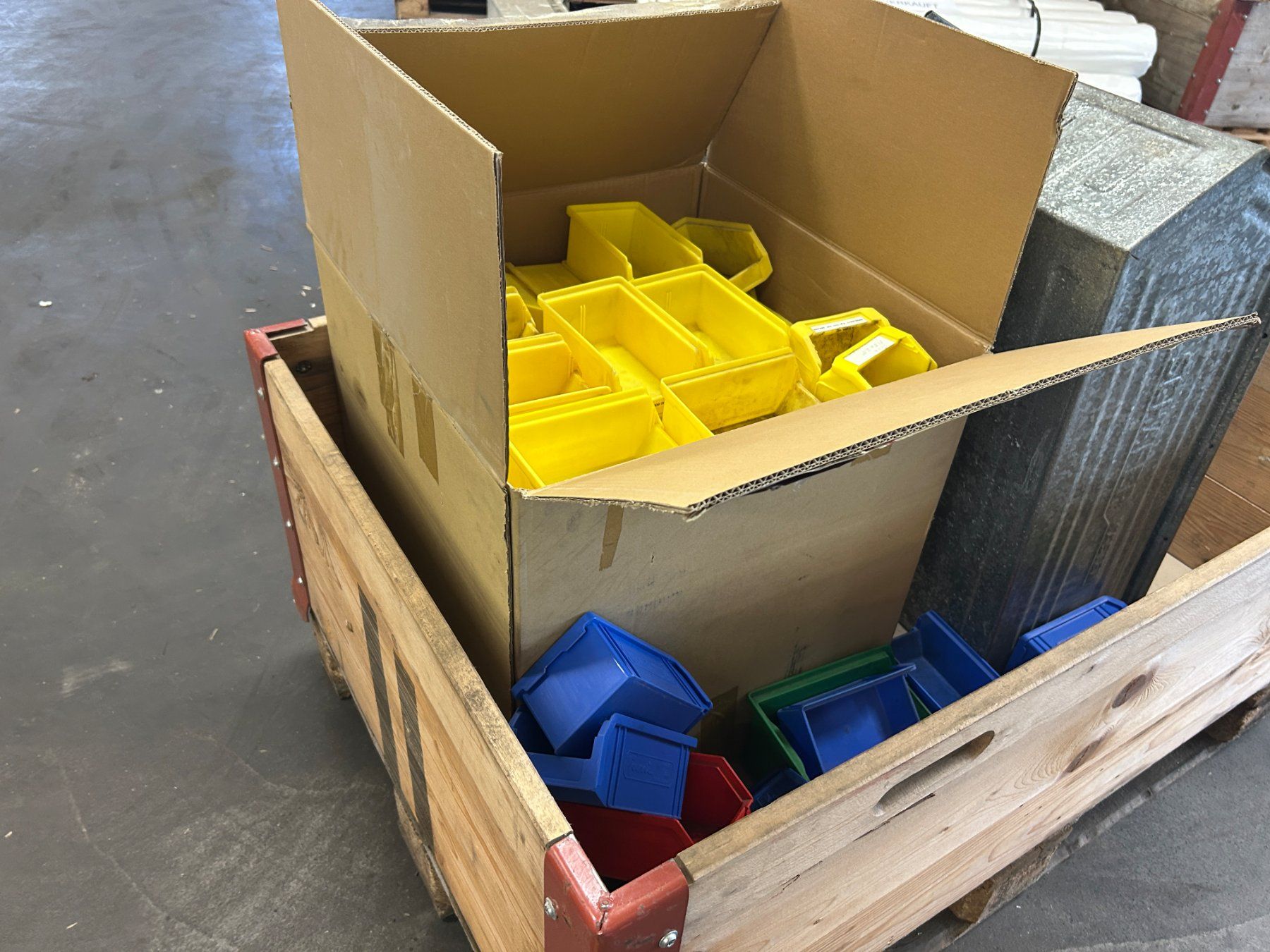 Contenitori & Simili: Posten Sichtlagerbehälter – Usato da Zofingen venduto da Maschinenfabrik 3