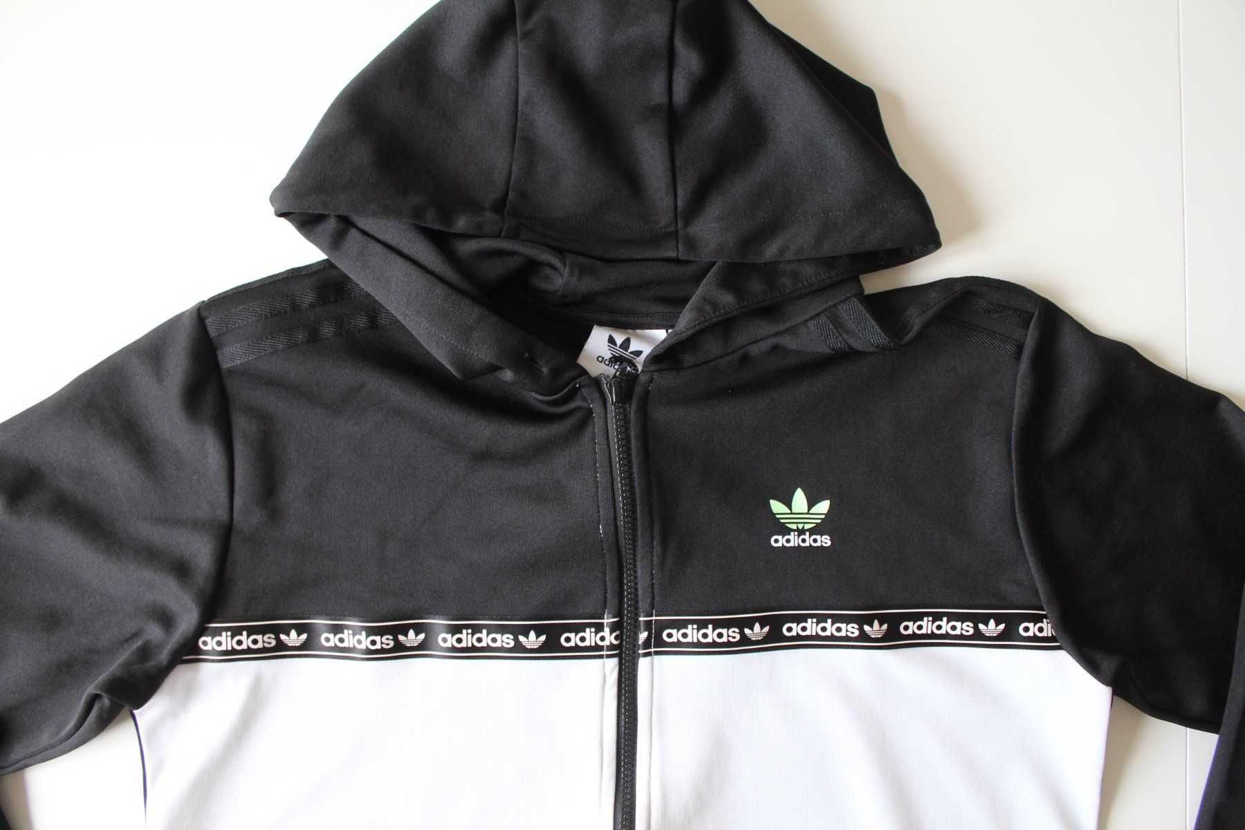 Adidas Giacche: Veste Adidas   t. M – Usato da Peseux venduto da Gilloss 1