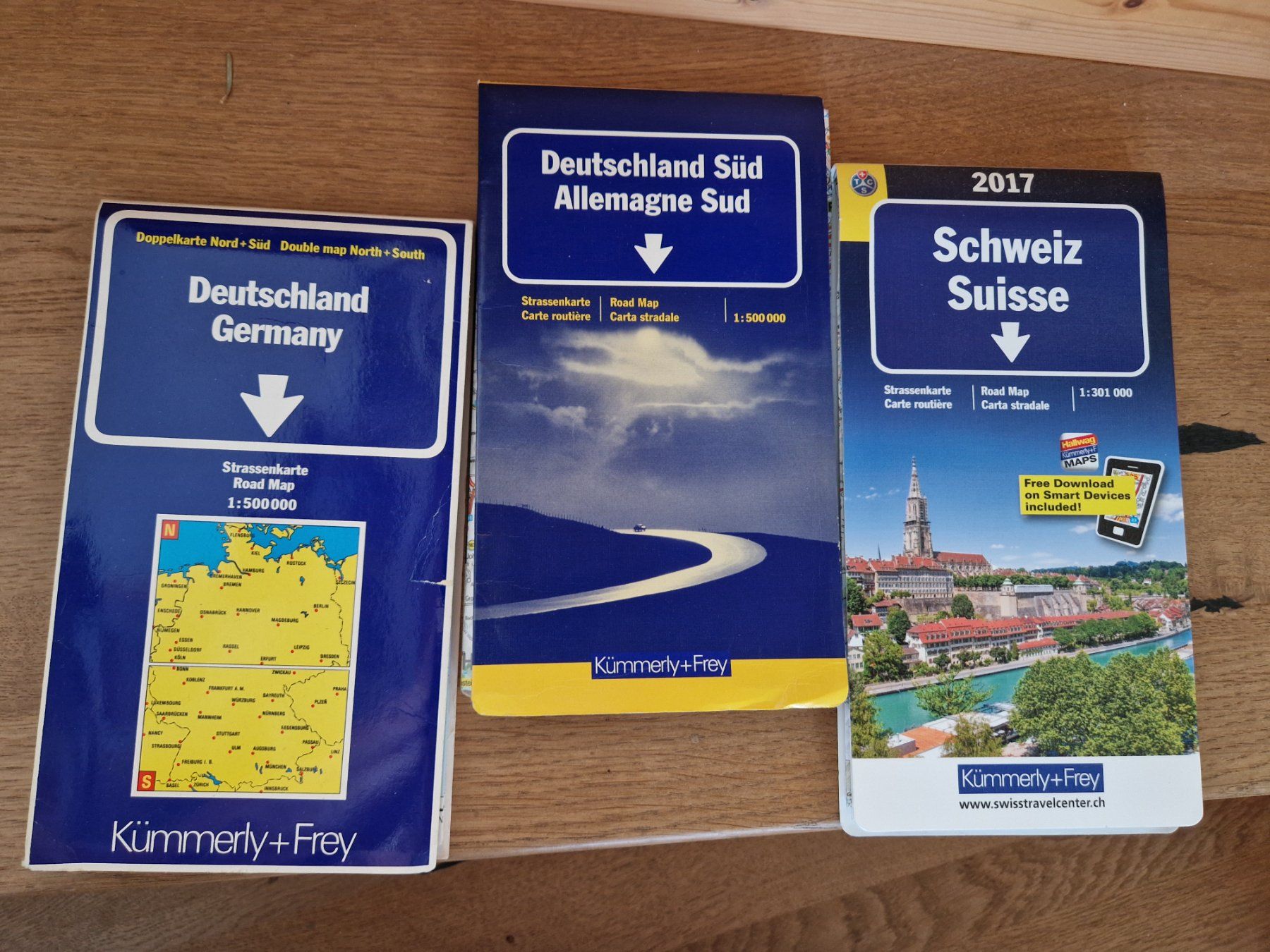 Cartine & Atlanti: drei Strassenkarten – Usato da Hombrechtikon venduto da Vre_l9t8