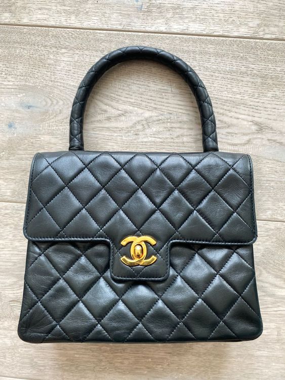 Chanel Schwarze kleine Kelly-Tasche aus Lammleder mit Henkel
