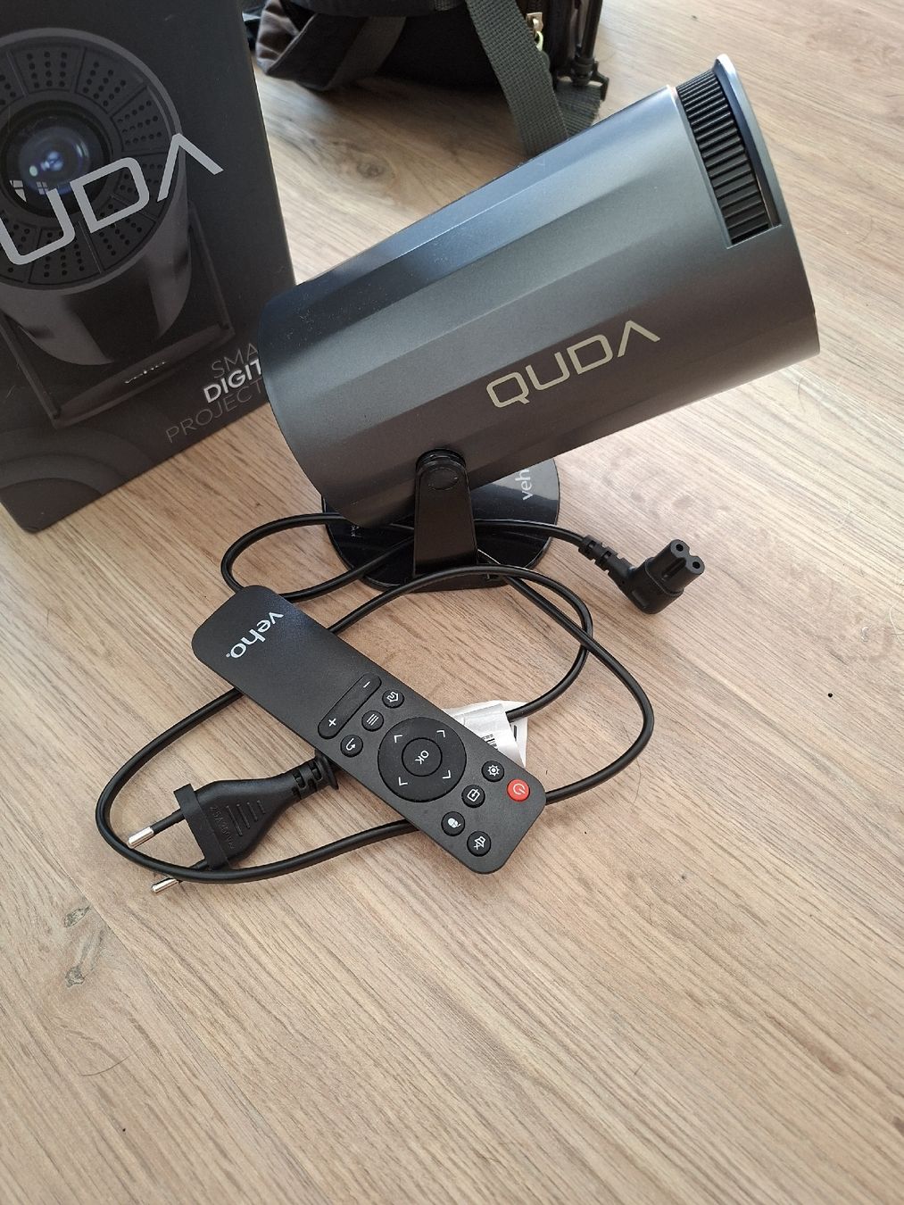 Sistema di controllo: Projecteur Veho Quda Smart Digital avec télécommande – Nuovo e nell'imballaggio originale da Ponts-de-Martel venduto da zai_ksg8 2